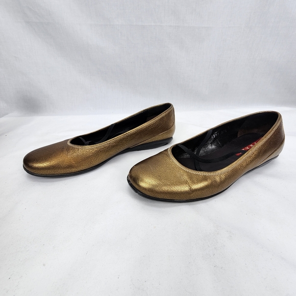 Prada Bronze Leather Elastic Band Flat Shoes Prada Size 37.5 US 7.5 - Picture 3 of 11